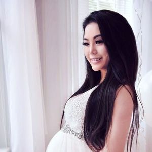 Meet your Posher, Shantea